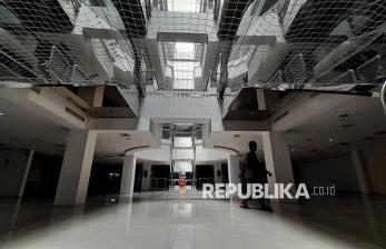 In Picture: Kalah Bersaing, Begini Penampakan Pasar Baru Square Jakarta yang Sepi Bak Gedung Mati