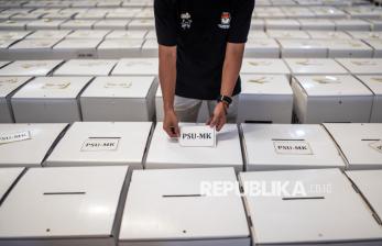Nasib Demokrasi dalam Kepungan Kekuasaan