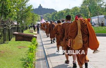 Tempuh 666 Kilometer, Biksu Walk For Peace 2026 Tiba di Candi Borobudur