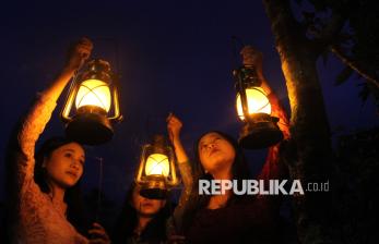 Aksi Teatrikal Peringati Hari Menanam Pohon di Lereng Gunung Kawi