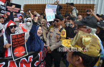 KPU Jabar Digeruduk Aksi Demo
