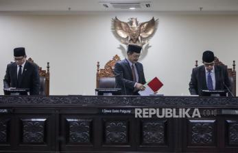 In Picture: Hakim Konstitusi Guntur Hamzah Lolos dari Pelanggaran Kode Etik
