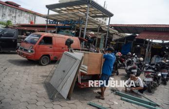 Pedagang Teras Malioboro 2 Mulai Relokasi Barang ke Tempat Baru