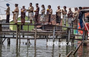 Kirab Perempuan Pesisir Soroti Krisis Iklim di Demak