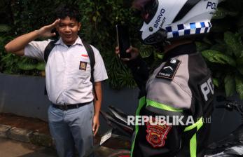 Terjaring Operasi Patuh Lodaya, Pelajar Dihukum Menyanyikan Lagu Indonesia Raya