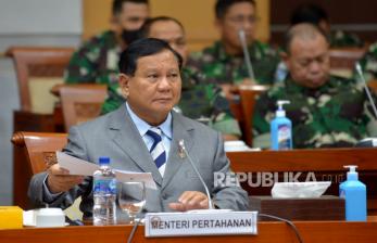 Menhan Prabowo: Indonesia Butuh TNI dan Polri yang Kuat
