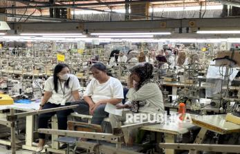 Operasional Pabrik Berhenti, Ratusan Buruh PT Victory Apparel Terancam PHK
