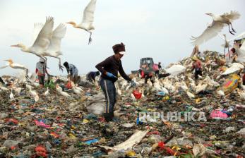 In Picture: Volume Sampah Meningkat Pasca Lebaran di Medan