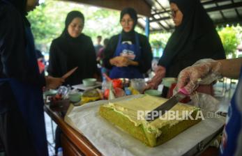 In Picture: Melihat Lebih Dekat Pelatihan Keterampilan Membuat Kue di RPTRA Teratai