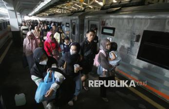 Penumpang Commuter Line Bandung Diprediksi Tembus 1,36 Juta Saat Angkutan Lebaran 2026