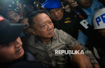 Momen Penahanan Mantan Jampidsus Febrie Adriansyah, Tanpa Borgol dan Rompi Tahanan