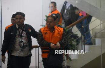 Rektor Unsoed Ahmad Sodiq Resmi Ditahan KPK, Begini Penampakannya