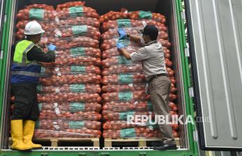 In Picture: Barantin Musnahkan 86,4 Ton Bawang Bombai Impor asal Belanda