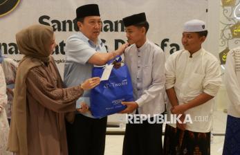 Masjid At-Thohir Salurkan 3.000 Paket Sembako untuk Anak Yatim
