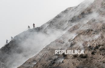Kebakaran TPA Putri Cempo Solo Meluas 5,5 Hektare, Pemadaman Terus Dilakukan