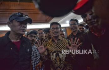 In Picture: Ekspresi Syahrul Yasin Limpo Usai Dituntut 12 Tahun Penjara