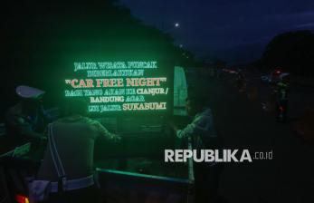 In Picture: Pemberlakuan Car Free Night di Jalur Puncak Bogor