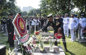 Jelang HUT TNI, Panglima TNI Lakukan Ziarah ke TMP Kalibata