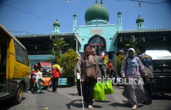 Lazis Masjid Syuhada Bagikan Santunan Tunanetra Dhuafa