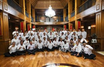 In Picture: Kebersamaan Calon Menteri Kabinet Prabowo-Gibran Usai Terima Pembekalan di Hambalang