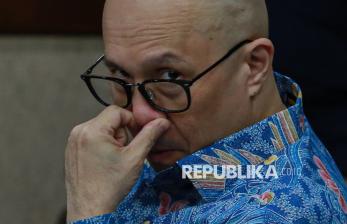 In Picture: Mantan Dirut Taspen Antonius Kosasih Divonis 10 Tahun Penjara