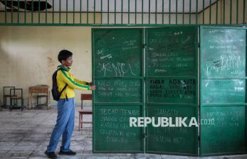 Kegiatan Belajar Dihentikan, Siswa SMK Al-Anshor Tangerang Terlantar