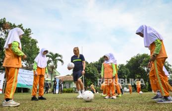 In Picture: Bintang Sepak Bola Australia Beri Pelatihan untuk Pelajar