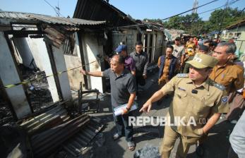 Wakil Wali Kota Bandung Kunjungi Korban Kebakaran di Gudang Utara