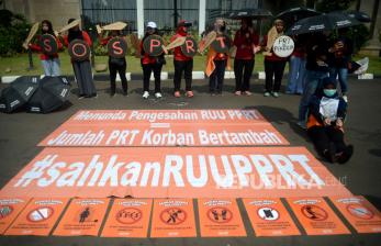 Aksi Pekerja Rumah Tangga Tuntut DPR Sahkan RUU