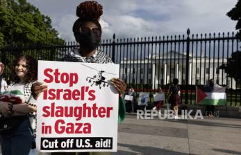 In Picture: Kecam Serangan Israel ke Rafah, Massa Pro Palestina Gelar Aksi di Depan Gedung Putih AS