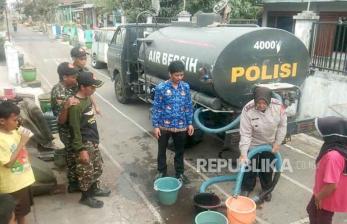 Polres Malang Salurkan Bantuan Air Bersih ke Dusun Pepen