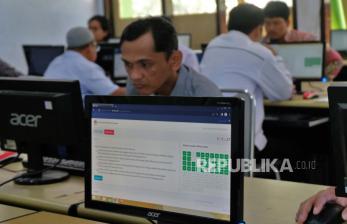 In Picture: Tes PPK Berbasis Komputer di Temanggung