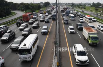 <em>Contraflow</em> Tol Japek Arah Cikampek Diperpanjang