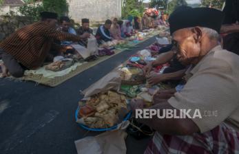 In Picture: Tradisi Lebaran Ketupat di Lereng Gunung Merapi