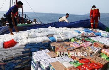 Kekeringan Melanda 16 Pulau di Mamuju, Pemkab Salurkan 53 Ton Air Bersih