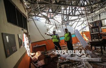 Pohon Tumbang Rusak Lima Ruang Kelas SDN Sendangmulyo 3 Semarang