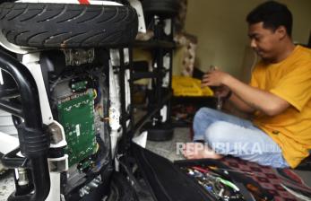 Bengkel Motor Listrik Bersertifikat Masih Sedikit 