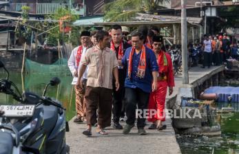 In Picture: Kunjungi Kampung Apung, Pramono Anung Dengarkan Keluhan Warga