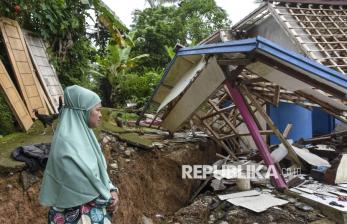 In Picture: Puluhan Rumah di Tasikmalaya Roboh Akibat Bencana Pergerakan Tanah