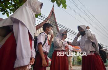 Kabut Asap Makin Pekat, Sekolah di Padang dan Dumai Kembali Terapkan PJJ