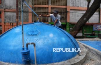 Warga Rusunami Bidaracina Manfaatkan Tangki Septik Biogas untuk Energi Alternatif