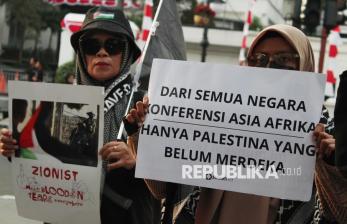 Ratusan Warga Ikuti Aksi Bela Palestina di Jalan Asia Afrika