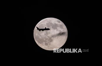 Saat Keindahan Fenomena Supermoon Hiasi Langit Dunia