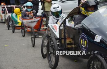 Intip Keseruan Lomba Kereta Peti Sabun di Bandung