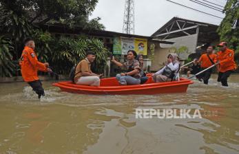 Akibat Drainase Buruk, Banjir Merendam Perumahan di Serang