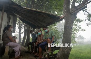 Asap Kebakaran TPA Jatiwaringin Selimuti Permukiman Warga, Kualitas Udara Masuk Kategori Berbahaya