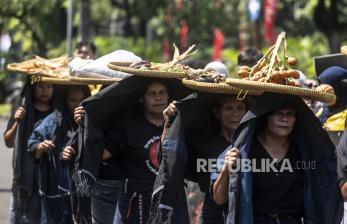 Terancam Aktivitas Tambang, Warga Dairi Gelar Aksi di Gedung MA