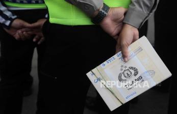 Wakil Ketua Komisi III DPR Ahmad Sahroni mengapresiasi kebijakan Kapolri Jenderal Polisi Listyo Sigit Prabowo yang menghentikan sementara tilang manual (ilustrasi).
