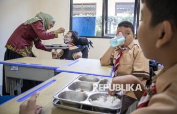 146 Siswa Penyandang Disabilitas di Subang Terima Paket MBG