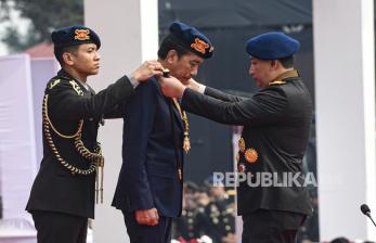 Presiden Jokowi Terima Medali Kehormatan Loka Praja Samrakshana dari Polri